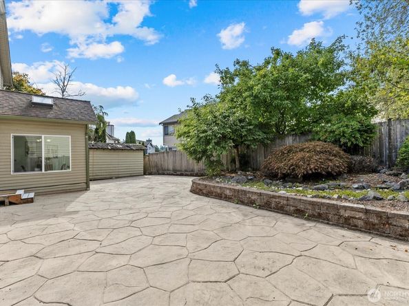 1027 SW 352nd Street, Federal Way WA 98023