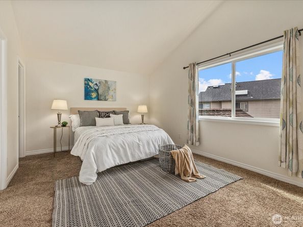 1027 SW 352nd Street, Federal Way WA 98023