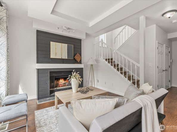 1027 SW 352nd Street, Federal Way WA 98023