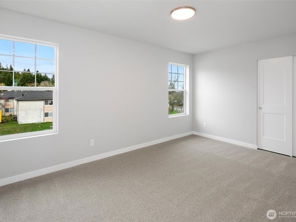 562 SW 97th Street 4, Seattle WA 98106