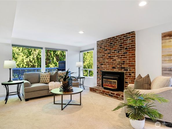 17808 NE 12th Street, Bellevue WA 98008