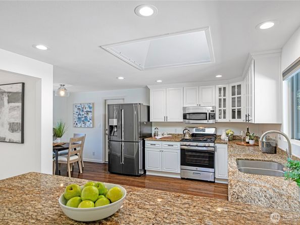 17808 NE 12th Street, Bellevue WA 98008