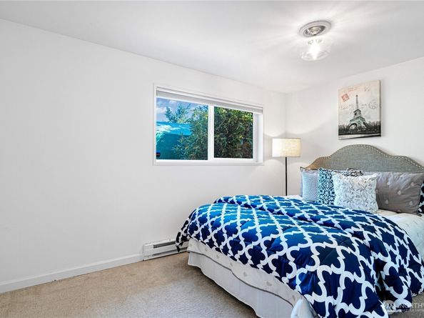 17808 NE 12th Street, Bellevue WA 98008