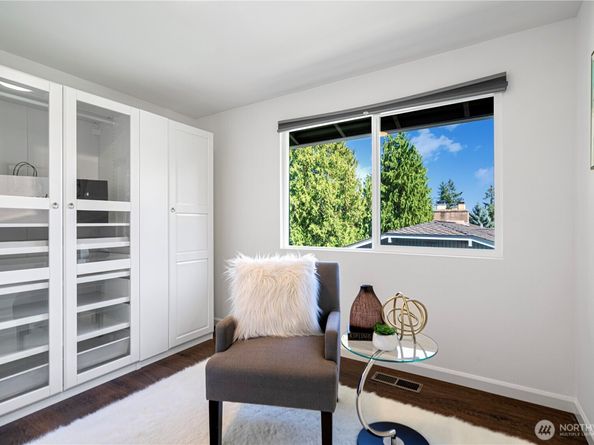 17808 NE 12th Street, Bellevue WA 98008