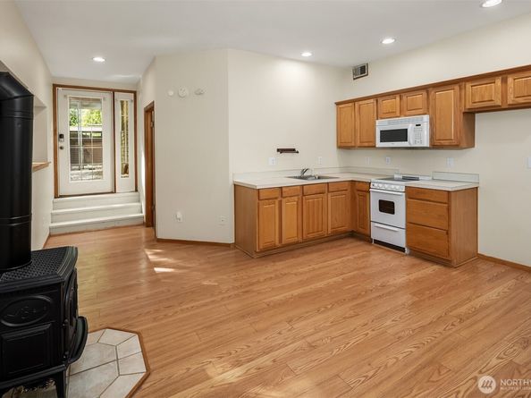 1711 NE 104th Street, Seattle WA 98125