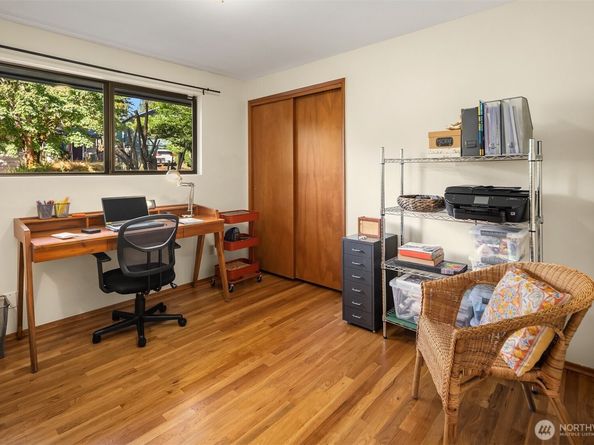 1711 NE 104th Street, Seattle WA 98125