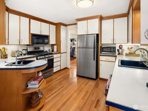 1711 NE 104th Street, Seattle WA 98125