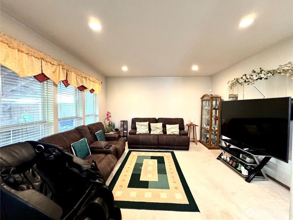 1612 Holbrook Avenue, Everett WA 98203