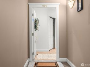 1823 Queen Anne Avenue N 202, Seattle WA 98109