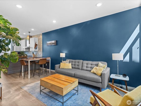9211 15th Avenue SW B, Seattle WA 98106