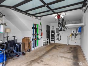 9211 15th Avenue SW B, Seattle WA 98106