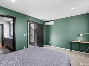 9211 15th Avenue SW B, Seattle WA 98106