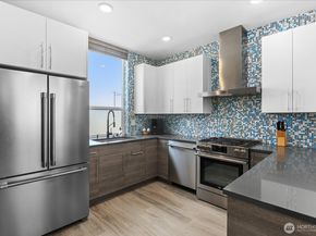 9211 15th Avenue SW B, Seattle WA 98106