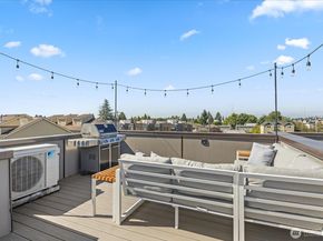 9211 15th Avenue SW B, Seattle WA 98106