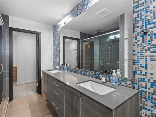 9211 15th Avenue SW B, Seattle WA 98106