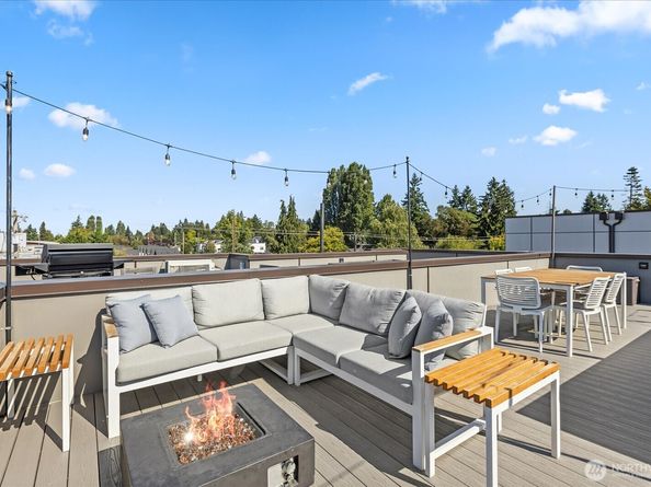 9211 15th Avenue SW B, Seattle WA 98106