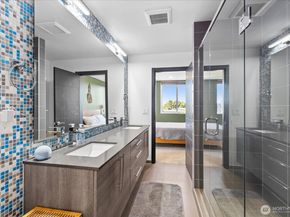 9211 15th Avenue SW B, Seattle WA 98106