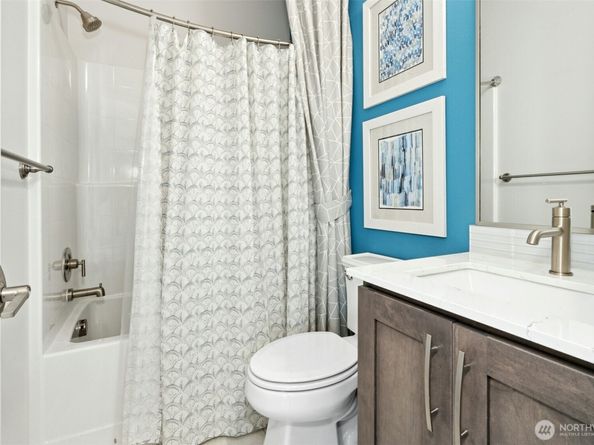 1048 7th Avenue NE, Issaquah WA 98029
