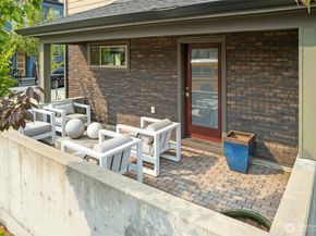 1048 7th Avenue NE, Issaquah WA 98029