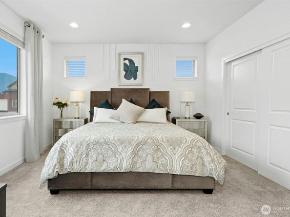 1048 7th Avenue NE, Issaquah WA 98029