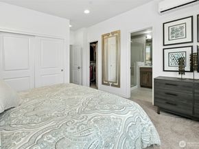 1048 7th Avenue NE, Issaquah WA 98029