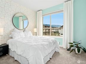 1048 7th Avenue NE, Issaquah WA 98029