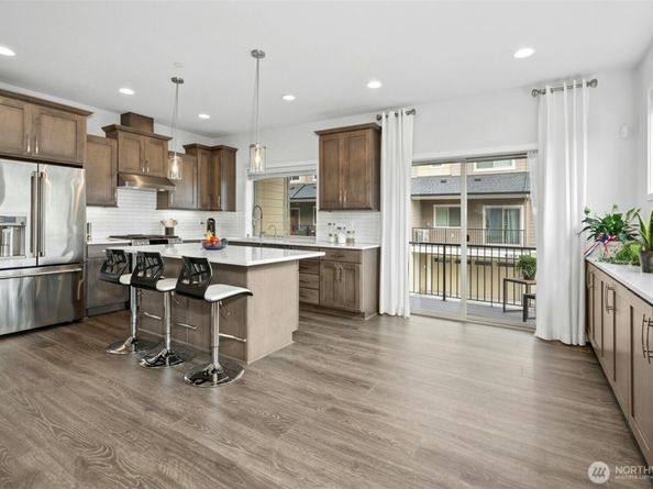1048 7th Avenue NE, Issaquah WA 98029
