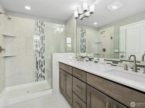 1048 7th Avenue NE, Issaquah WA 98029