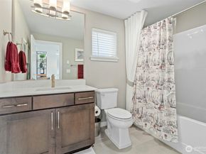 1048 7th Avenue NE, Issaquah WA 98029