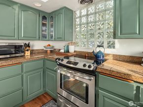 3327 Grand Avenue, Everett WA 98201