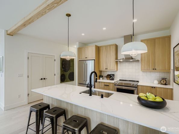 8814 41st Avenue SW, Seattle WA 98136