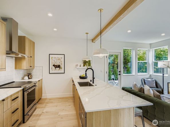 8814 41st Avenue SW, Seattle WA 98136