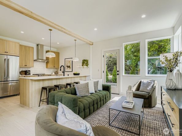 8814 41st Avenue SW, Seattle WA 98136