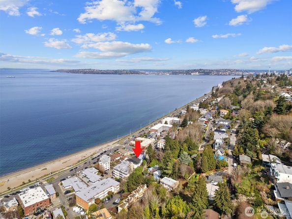 2306 Bonair Place SW, Seattle WA 98116