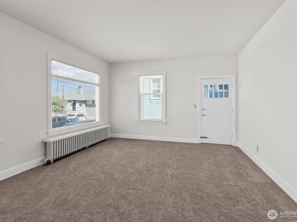 2306 Bonair Place SW, Seattle WA 98116