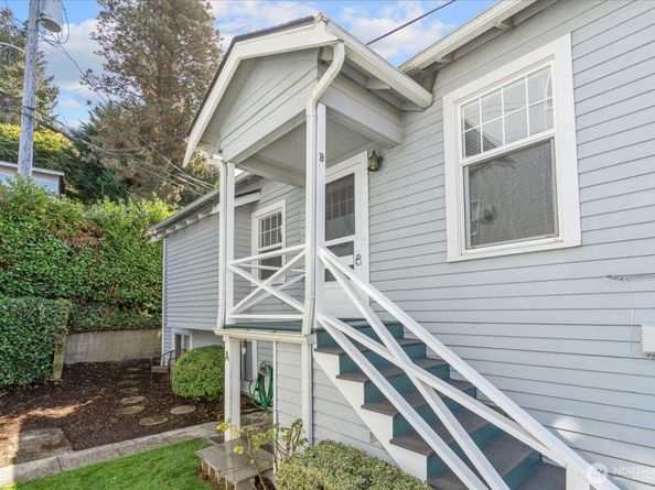 2306 Bonair Place SW, Seattle WA 98116
