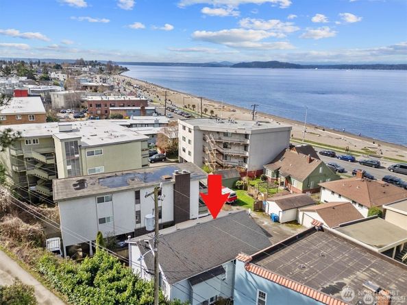 2306 Bonair Place SW, Seattle WA 98116