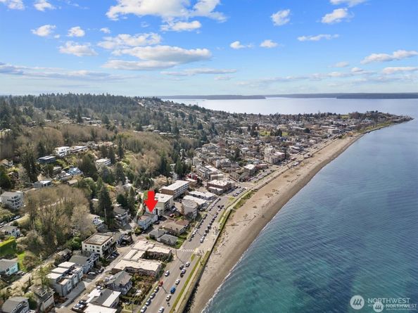 2306 Bonair Place SW, Seattle WA 98116