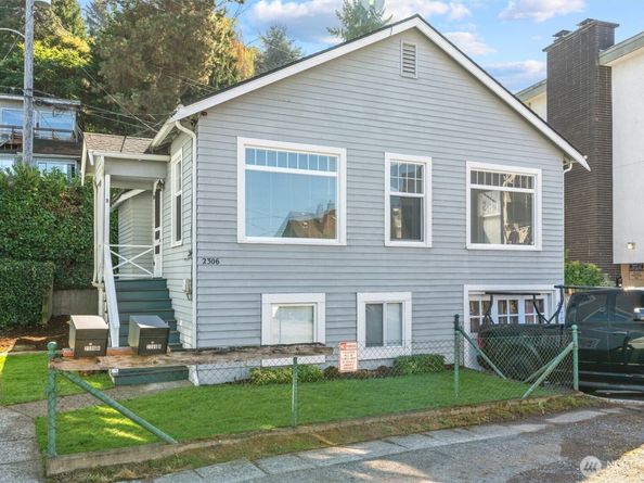 2306 Bonair Place SW, Seattle WA 98116