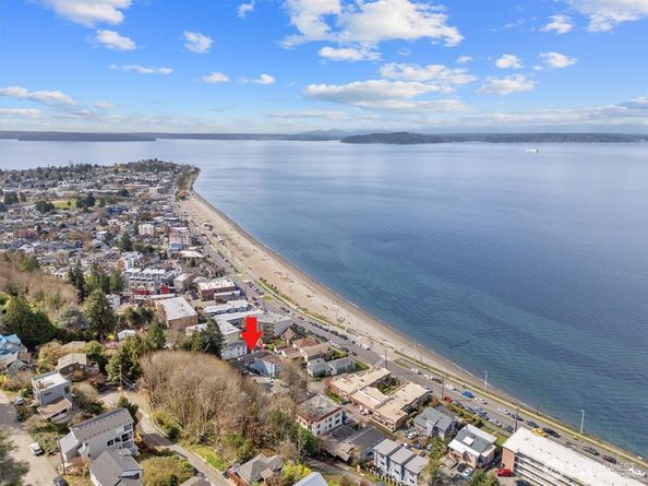 2306 Bonair Place SW, Seattle WA 98116