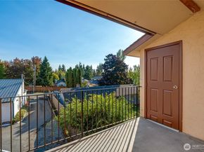 4904 81st Place SW 304, Mukilteo WA 98275