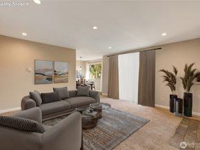4904 81st Place SW 304, Mukilteo WA 98275