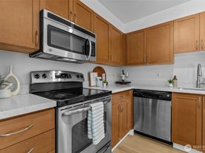 118 107th Avenue NE B101, Bellevue WA 98004