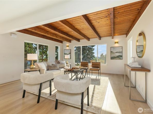 16126 Tiger Mountain Road SE, Issaquah WA 98027