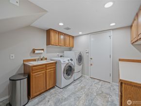 1022 S 225th Lane, Des Moines WA 98198