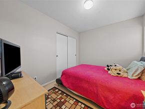 1022 S 225th Lane, Des Moines WA 98198