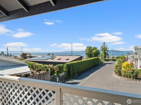 1022 S 225th Lane, Des Moines WA 98198