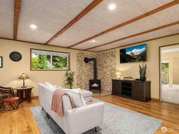 21810 NE 156th Street, Woodinville WA 98077