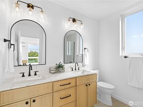 2538 14th Avenue W E, Seattle WA 98119