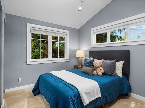 528 W Lake Sammamish Parkway SE, Bellevue WA 98008